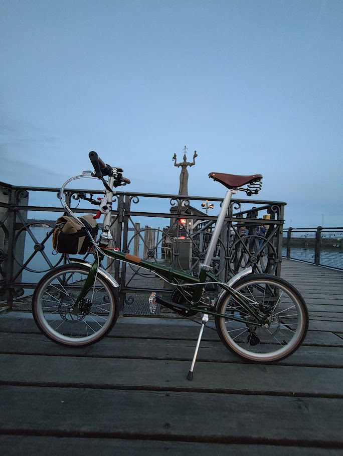 Rockbros VDS vor der Imperia in Konstanz